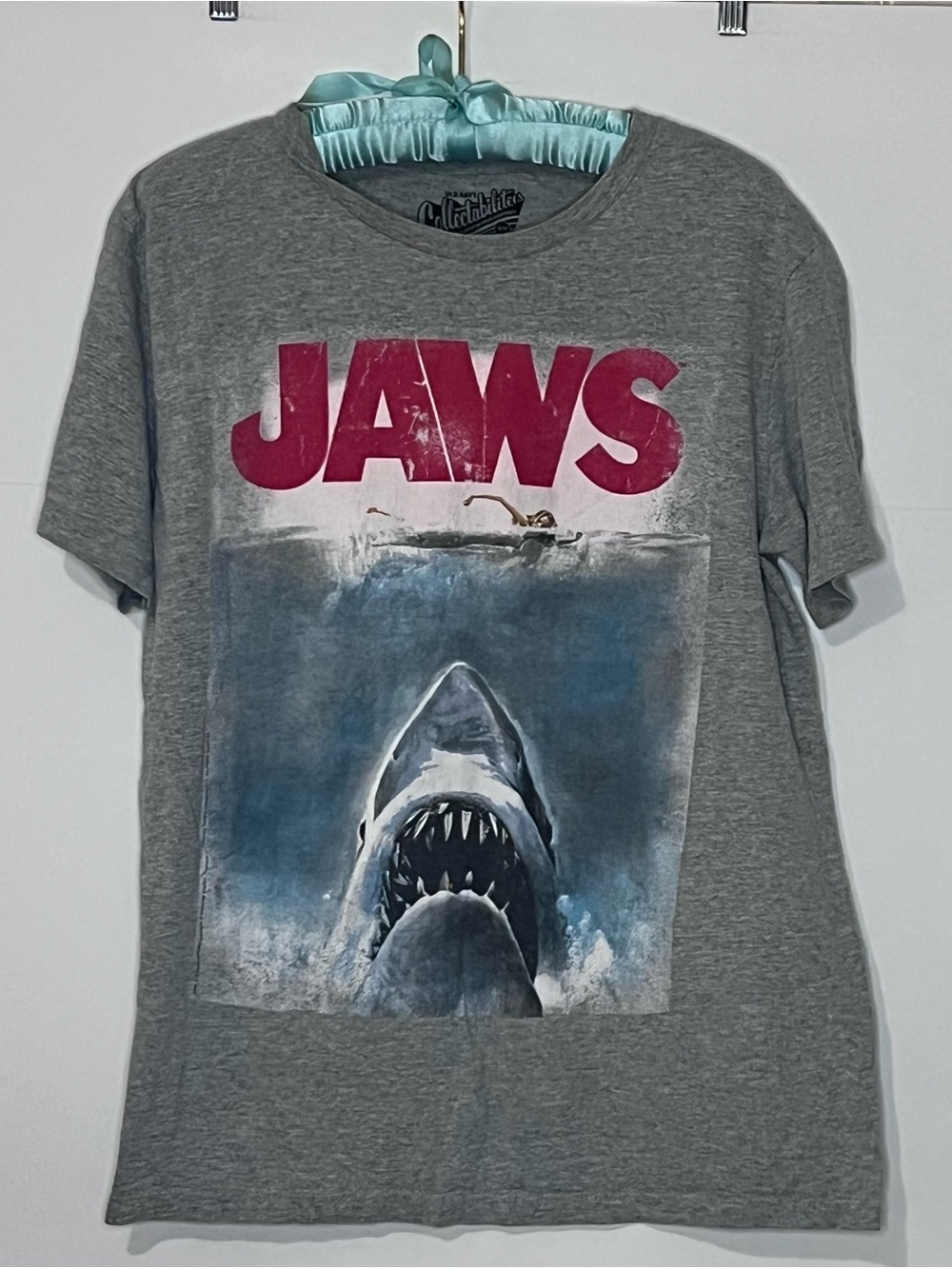 Old Navy Collectibles Distressed Jaws Movie Poster T-shirt Size Medium